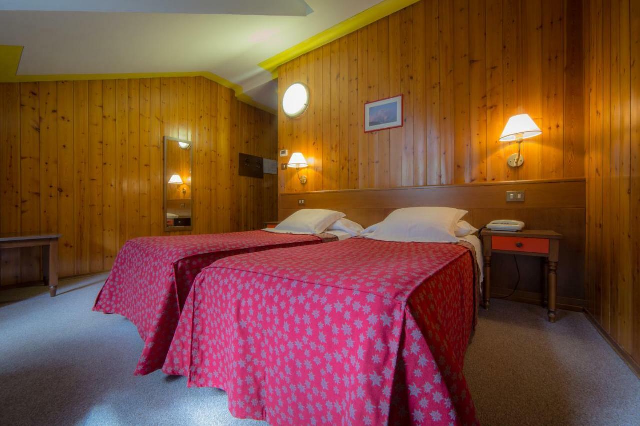Double or Twin Room,805600686:JPEG